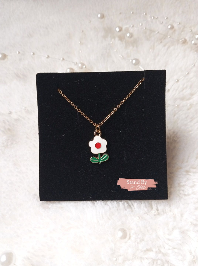 Collier acier inoxydable fleur blanche