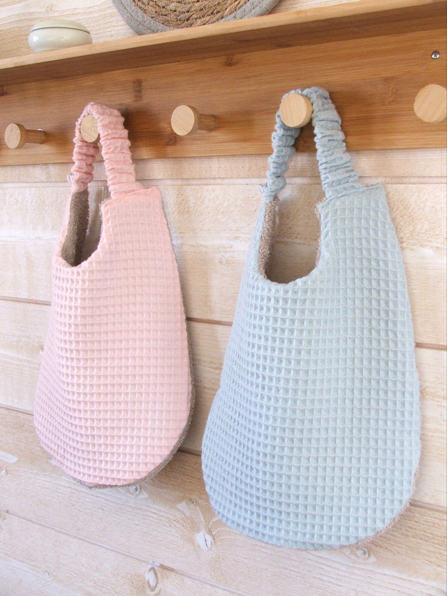 Bavoirs élastiques &quot;nid d&#039;abeille&quot;