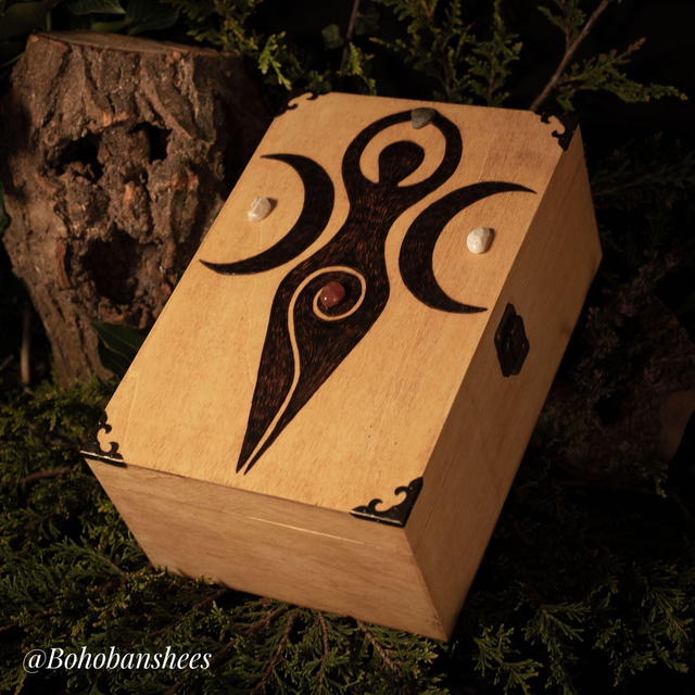 Large Trinket / Keepsake/ Tarot Box