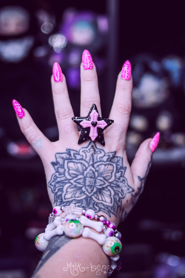 Bague Pastel Goth Etoile et Croix