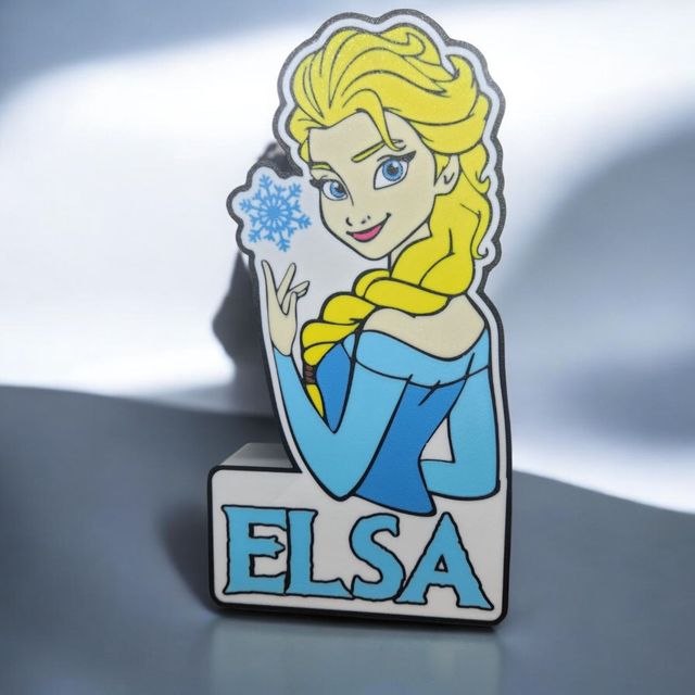 Lampe 3D Elsa LED - La magie de la Reine des Neiges illumine ton espace !