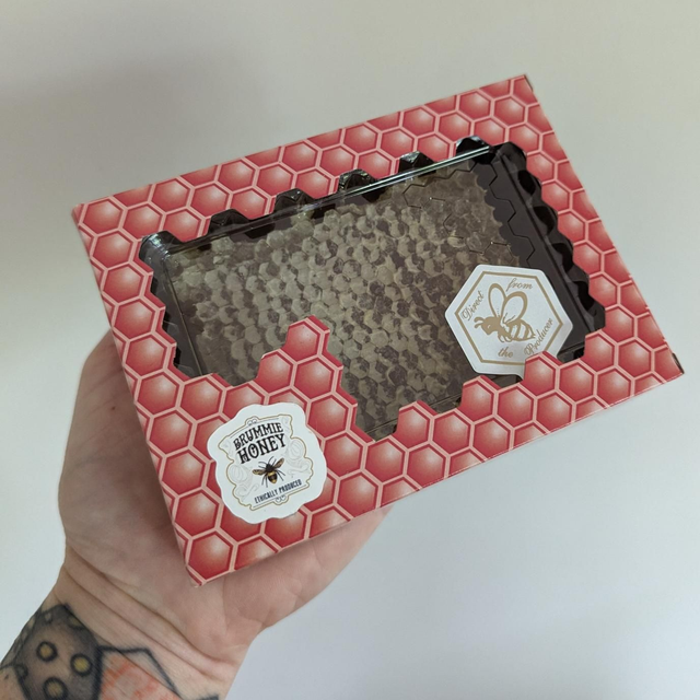 Brummie Honey Cut comb 