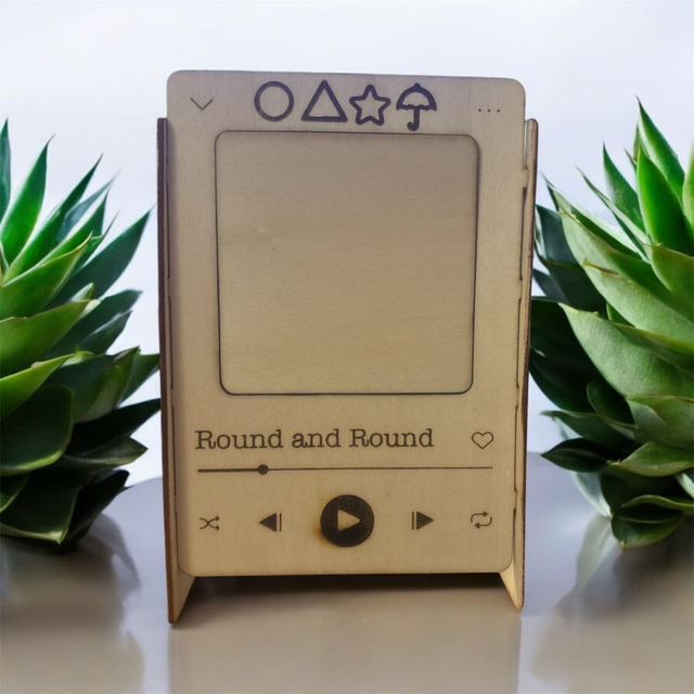 Cadre photo theme carousel squid games