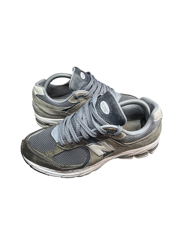 New Balance 2002R In Grey (UK8)