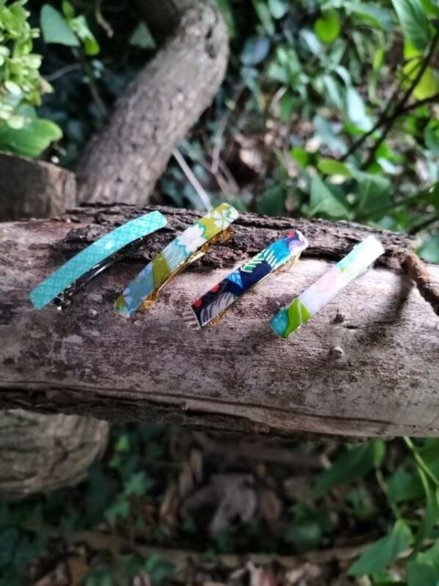 Petite Barrette en Papier Japonais – Élégance et Lumière