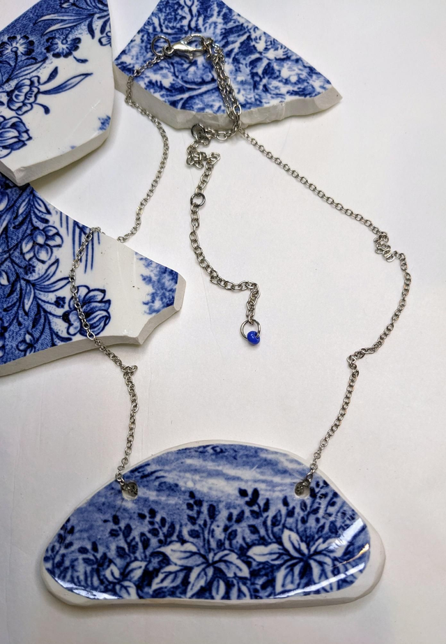 Collier BLUE LEAVES