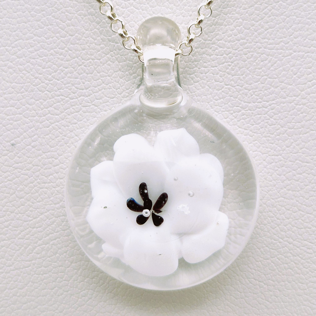 Pendentif Flora blanc 2