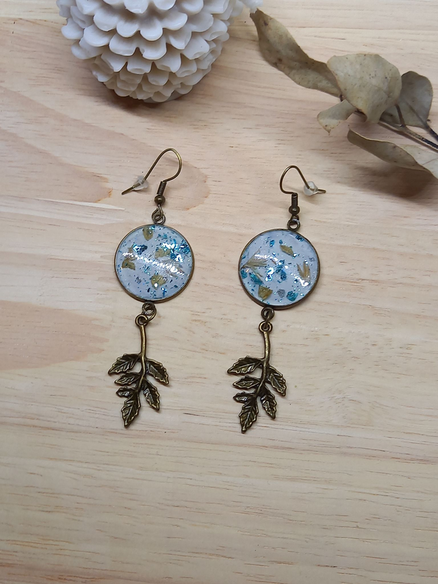 Boucles d&#039;oreilles Résine - cabochon bronze / résine avec pendant feuille