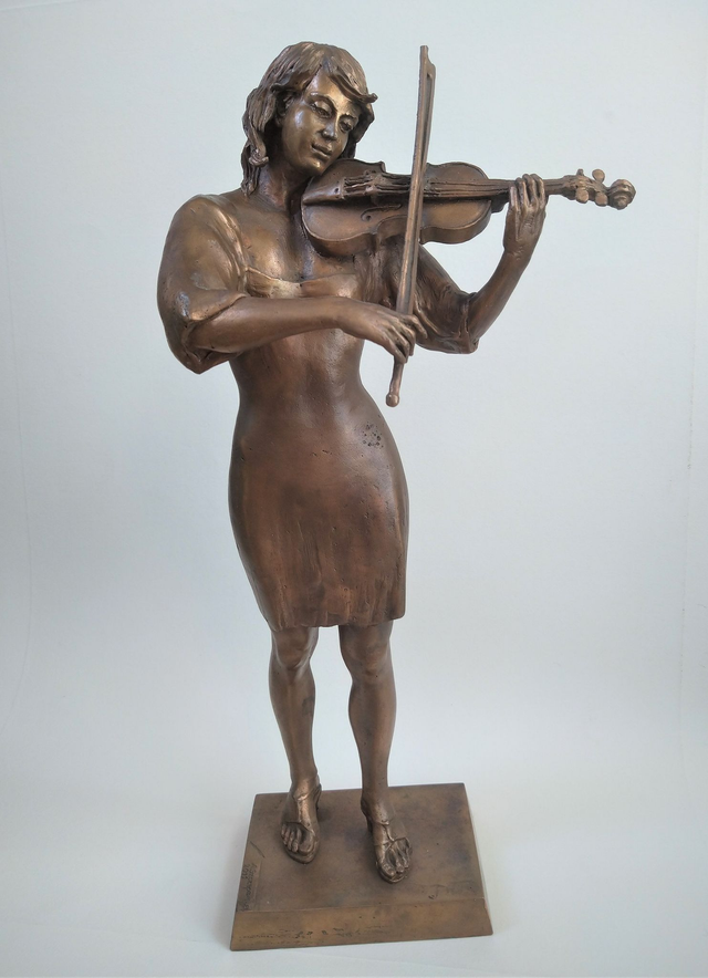 Skrzypaczka, 43x30x22 brąz unikat