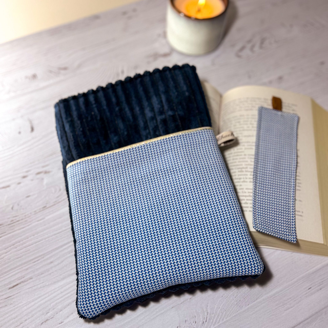 Pochette à livre &amp; signet