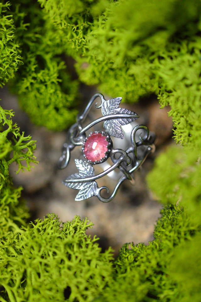 Bague Elfique - Tourmaline rose T49 à 56, feuilles de lierre