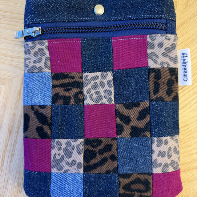 Mischief crossbody bag