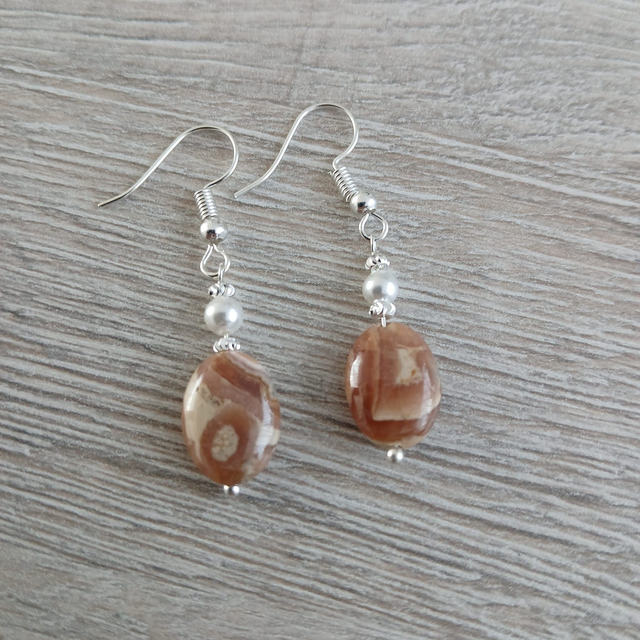 Oorbellen Rhodochrosiet met schalpparel (1.206)