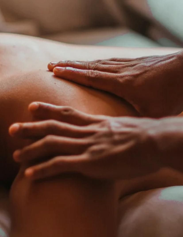 Holistic massage (75-minuts)
