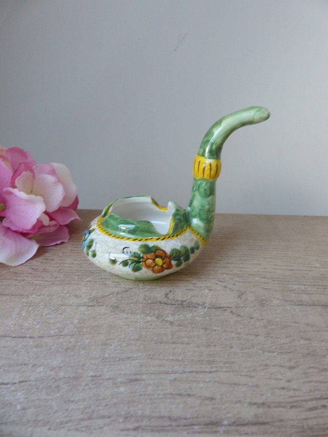 Cendrier forme pipe en céramique décoré artisanat signé Deruta Italie, décoration boudoir, fumoir, bureau cendrier poterie cadeau fumeur