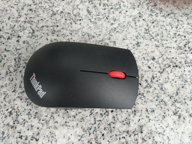 ThinkPad Essential Wireless Mouse
