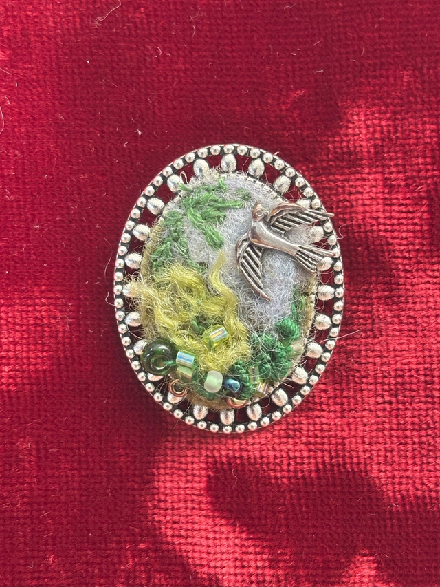 Bird in Flight 1 - woodland textures brooch