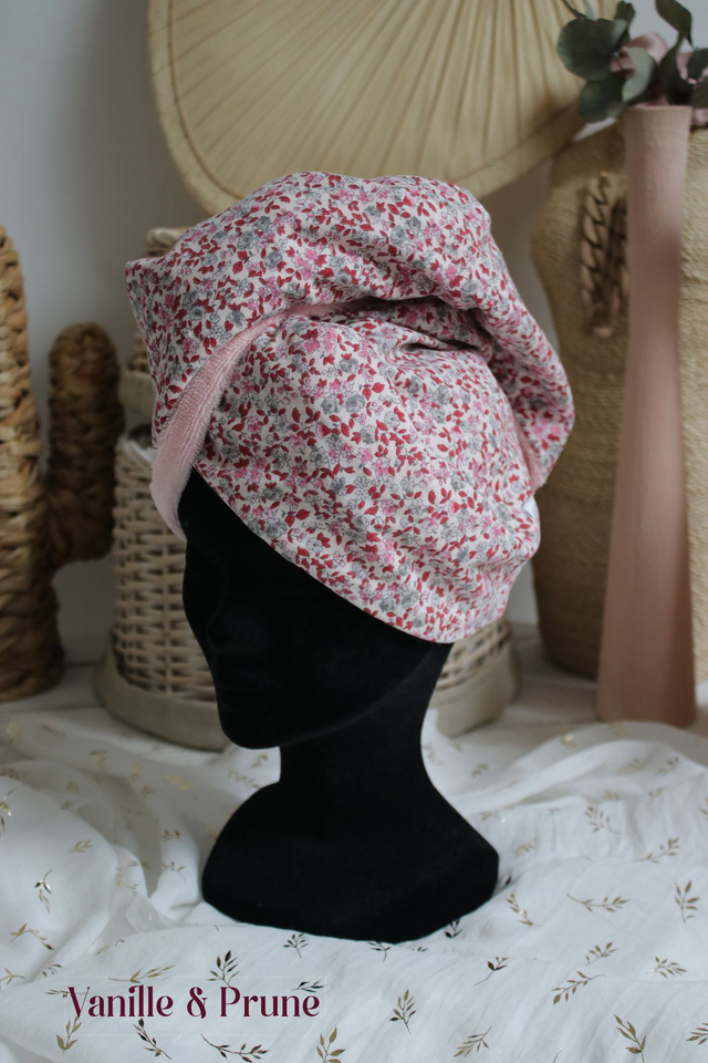 Turban de bains fleuri rose et éponge de bambou ultra doux