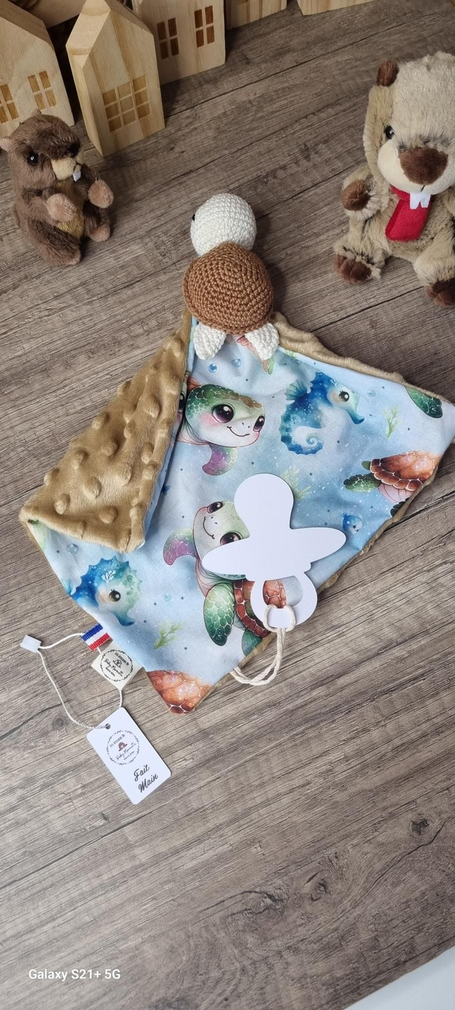 Doudou tortue marron 