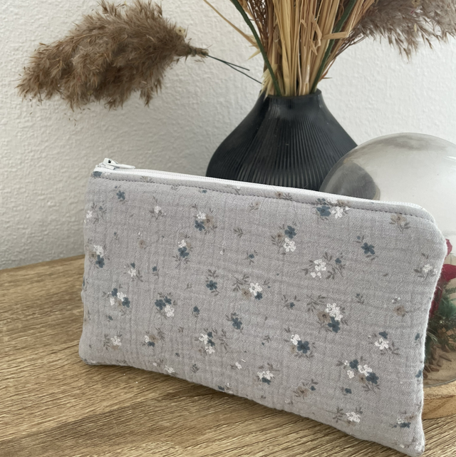 Pochette Amélie grise à fleurs 