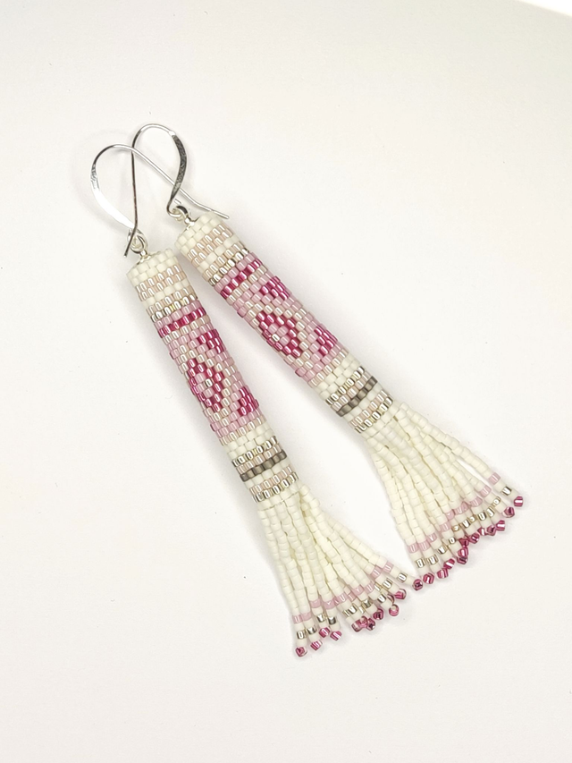 Pendientes flecos rombo blanco y rosa