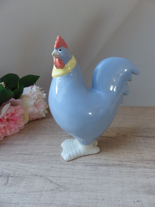 Figurine coq oiseau en céramique bleu avec un foulard jaune, coq décoratif champêtre maison de campagne, cadeau collection poule poulet coq