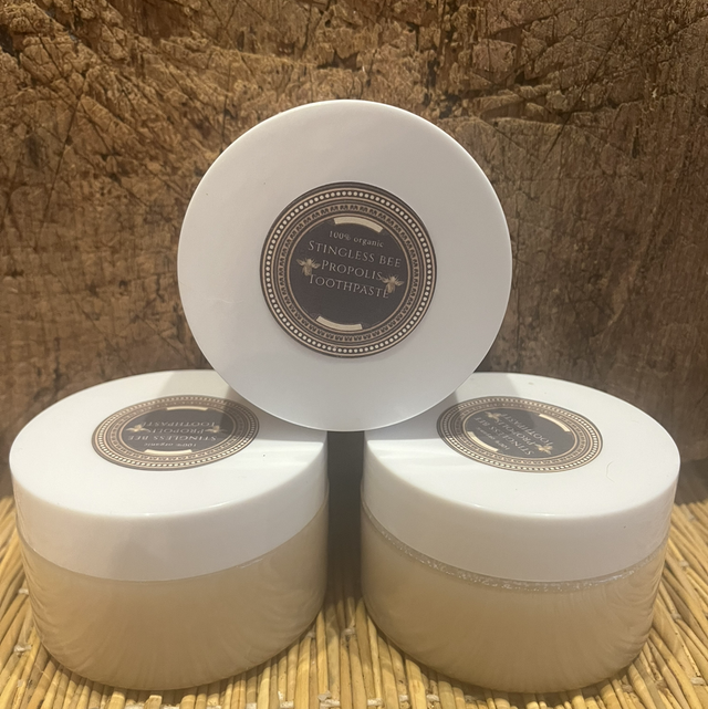 Bee propolis toothpaste
