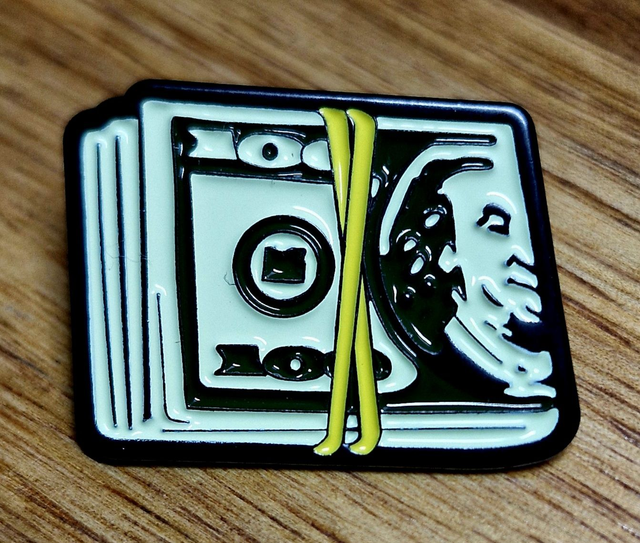 PIN'S DOLLAR