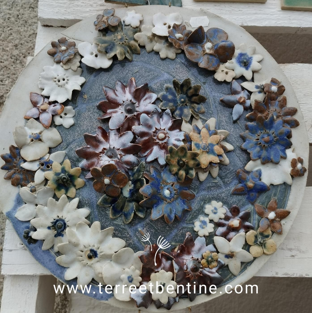 COMPOSITION Florale en grès : COURONNE 33 x 33 cm - Pour extérieur - Pièce UNIQUE 