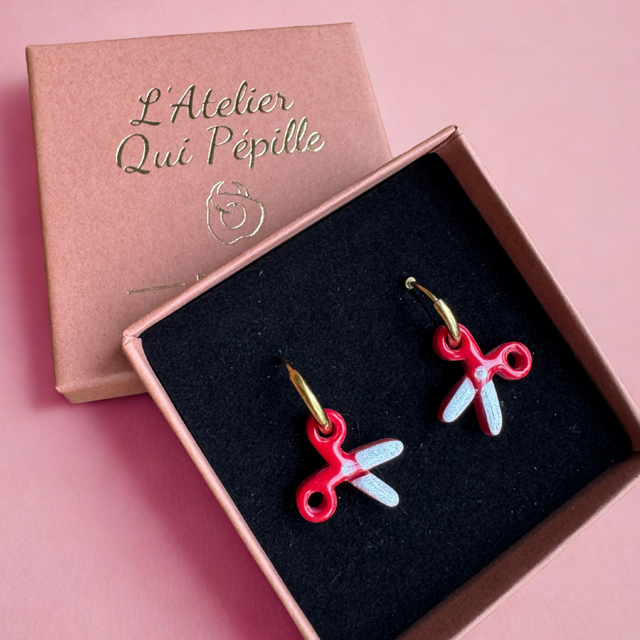 Ciseaux rouge