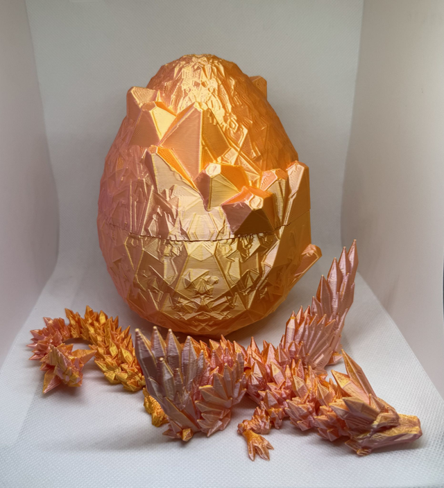 Oeuf de dragon cristal avec ailes   