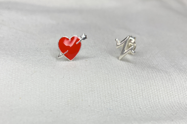 Heart beat enamel earrings