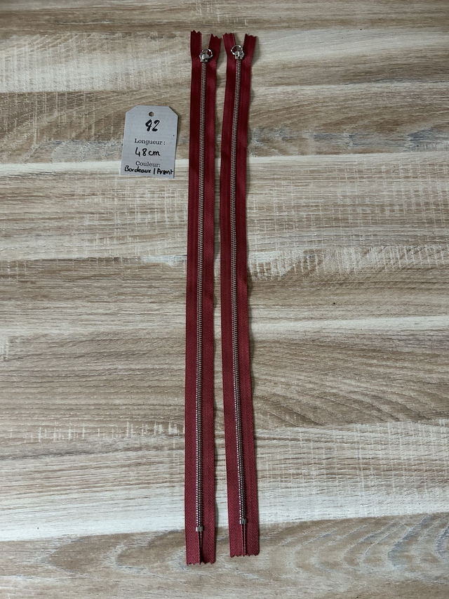 Fermetures éclair métallique bordeaux 48cm