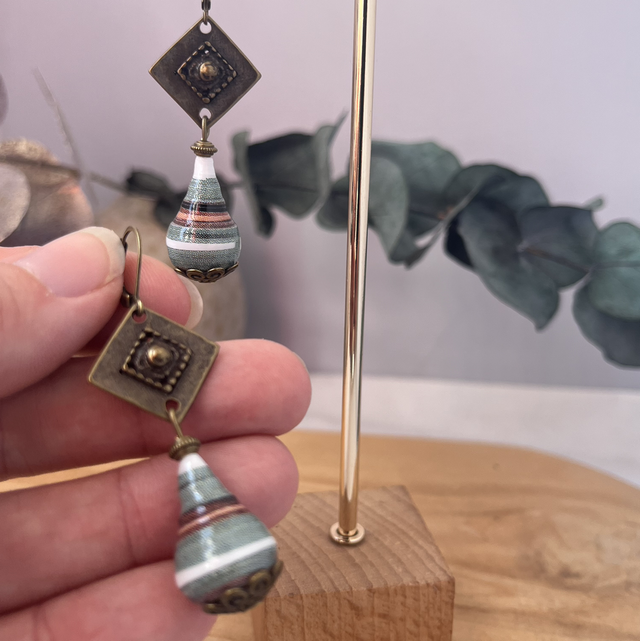 #161 Boucles d’oreilles affiche