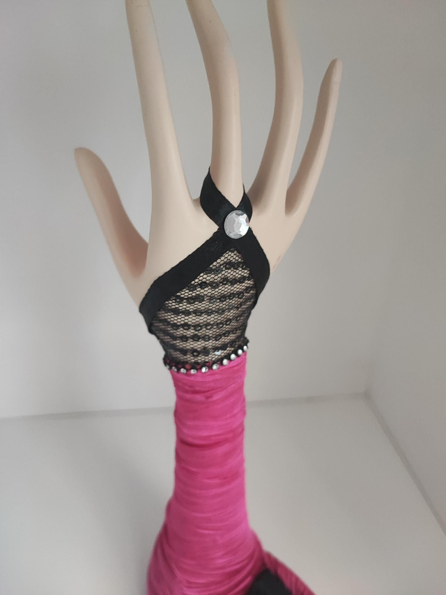 Σταντ μπιζου χέρι 