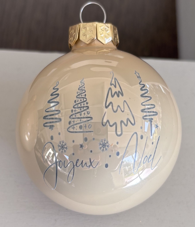Boule de noël en verre gravée à récuperer sur place