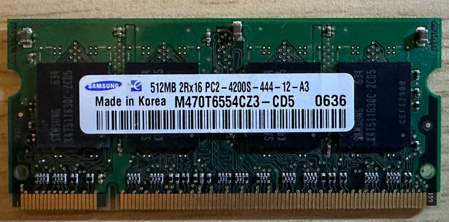 RAM: Samsung-512MB-2Rx16-PC2-4200S