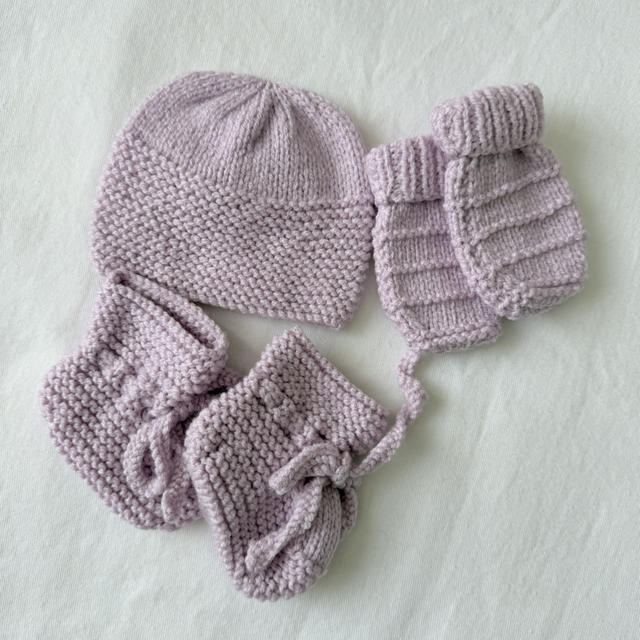 Lilac 3 piece knitted baby set