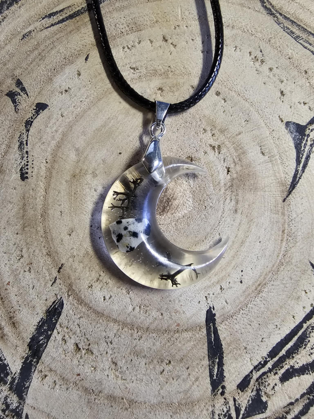 Lune avec mousse noire &amp; jaspe dalmatien