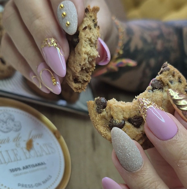 Biscuit Rose &amp; Pépites d'Or