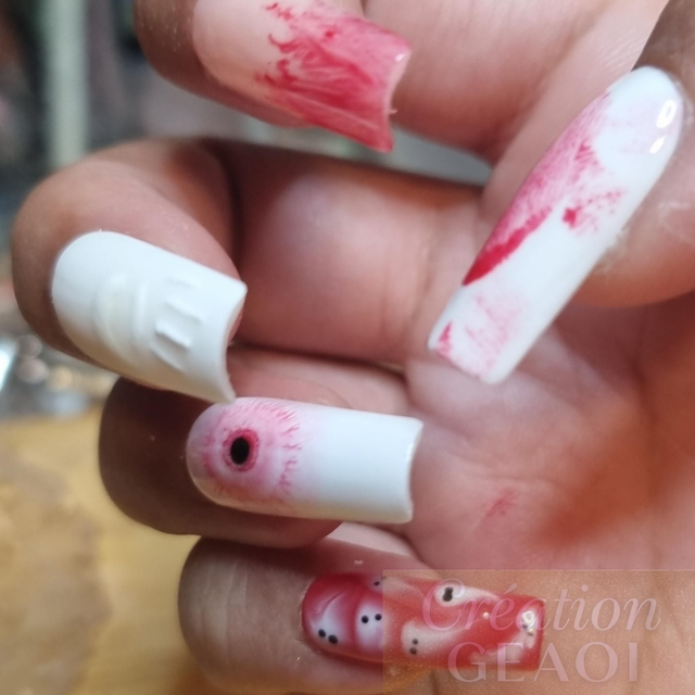 Blood Halloween 2025 little Carré M créer sur commande délai de 7jours ouvrable