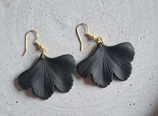 A - Siivet -korvakorut, musta