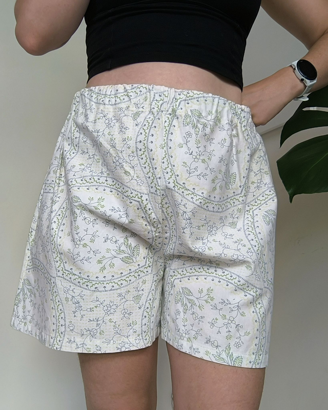 Short upcyclé blanc, bleu, vert - Taille 2