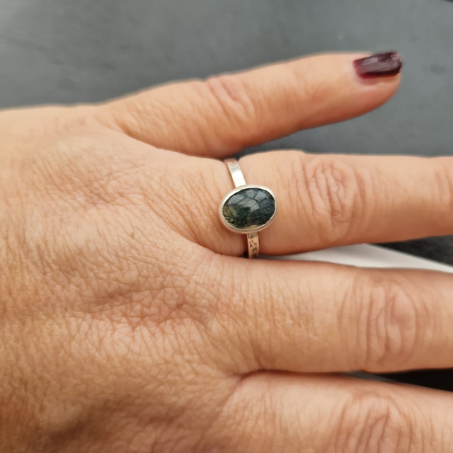 Green moss agate sterling silver ring size P