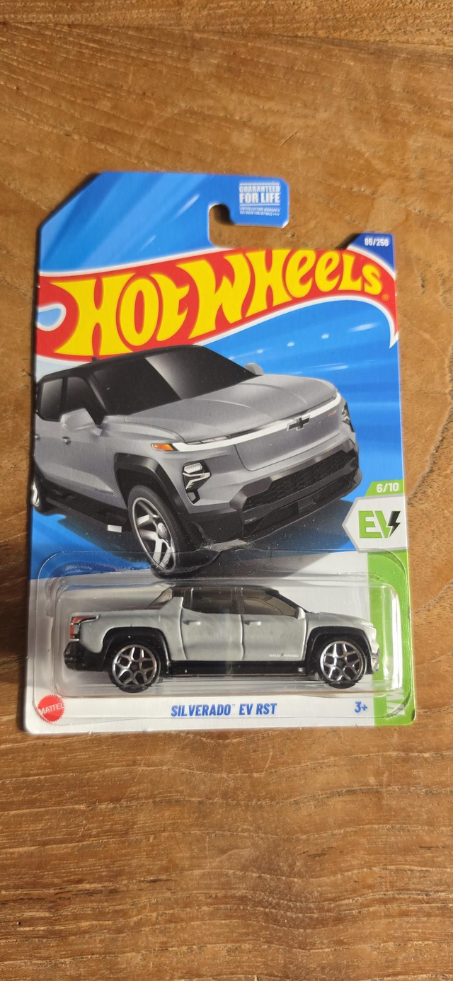 Chevrolet silverado ev rst