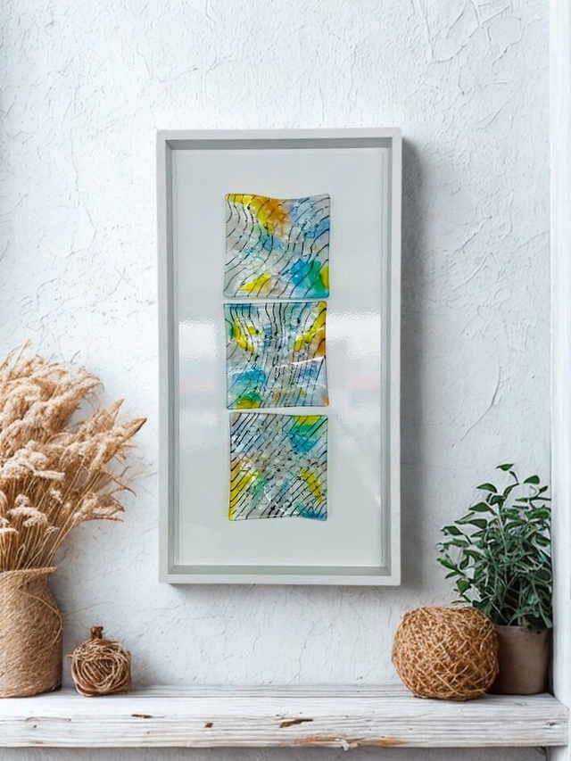 Still Falling - drieluik - op wit aluminium 20x40 - in wit houten baklijst 23x34 - Glasschildering met reliëf