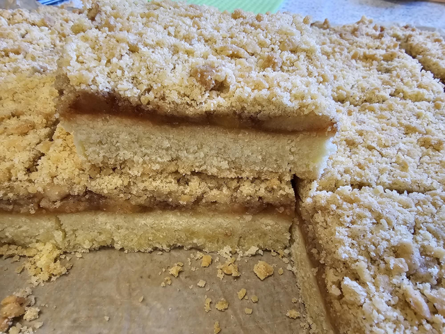 1xVegan GF Apple crumble shortbread 
