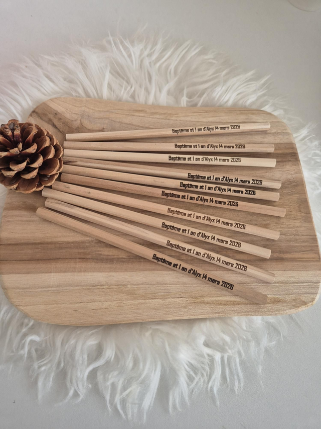 Crayon de papier gravée 