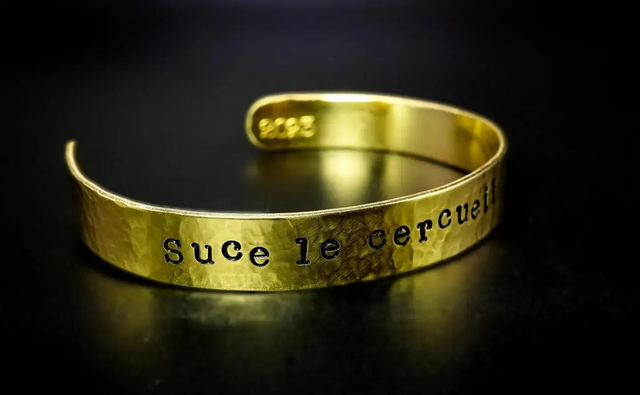 Suce le cercueil de tes morts 