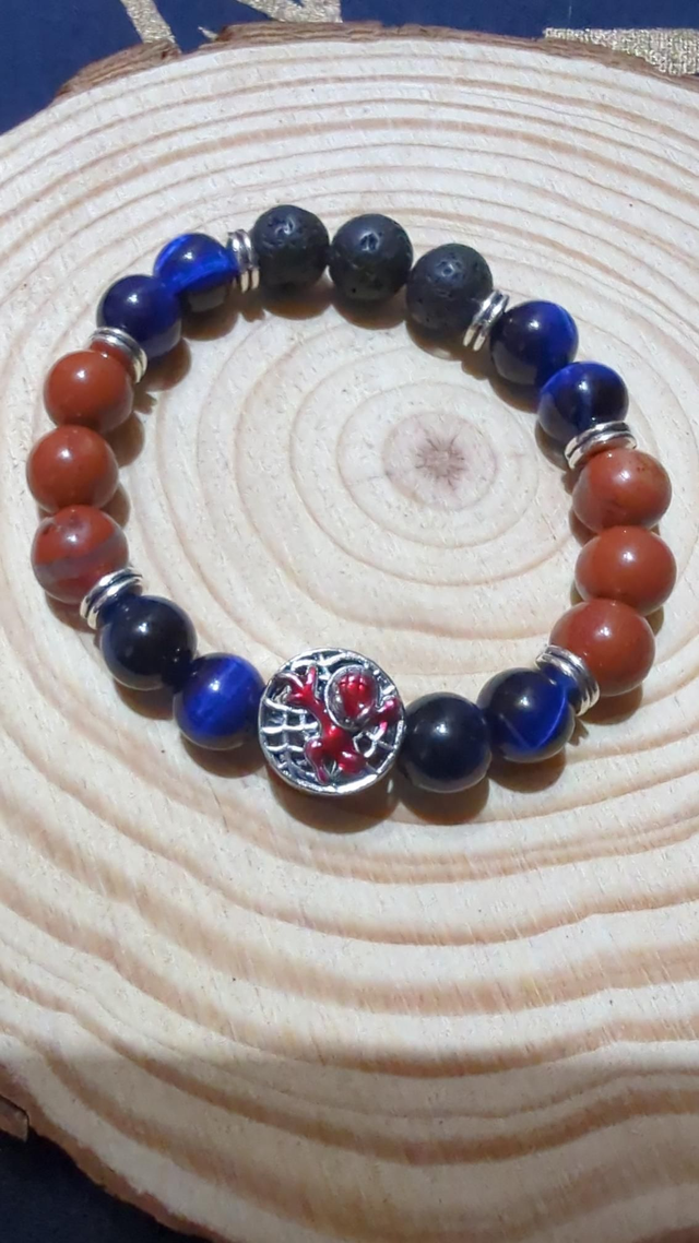 Garçons: Spiderman et Jaspe rouge, Oeil de Faucon et pierre de Lave 